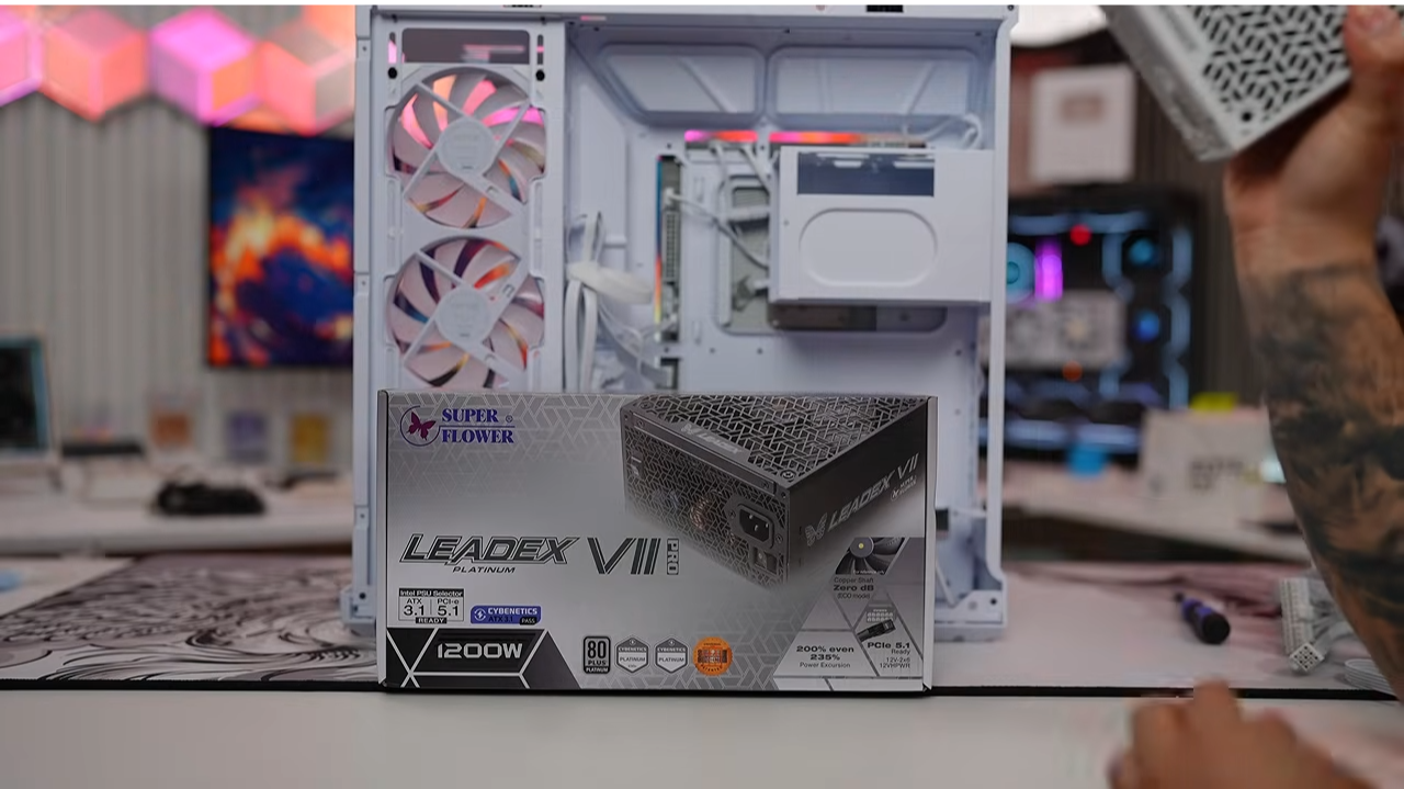 【Media】Don't Buy a PC Case Until You See the HYTE Y50 RGB